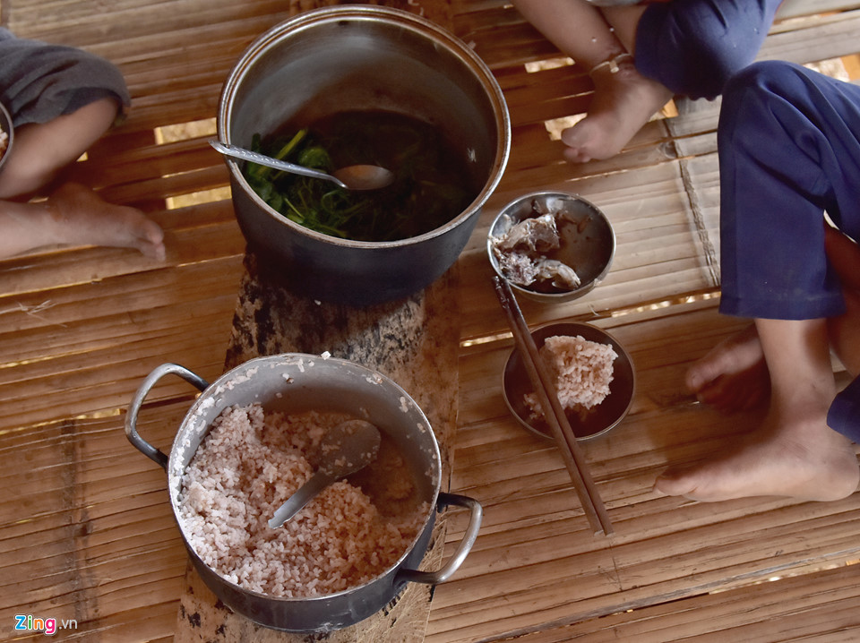 Tảo hôn, người phụ nữ 30 tuổi chuẩn bị vượt cạn lần thứ 6